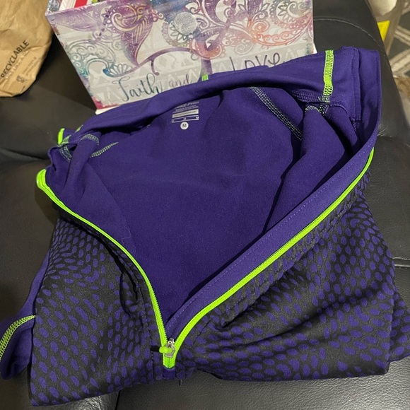 New, Nike Purple and Green Long Sleeve Athletic Top Jacket - Picture 8 of 11
